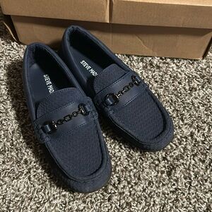 Kids casual shoes size 13